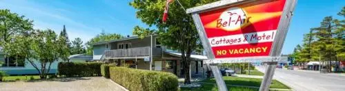 Bel-Air Cottages & Motel
