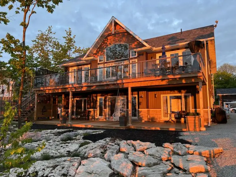 On The Cliff B&B - Guide To The Bruce Peninsula